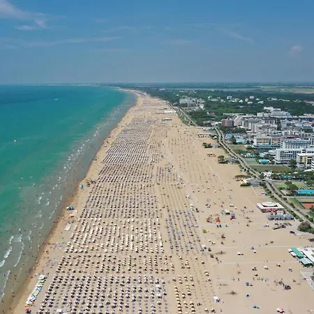 Located A Few Meters From The Center And The Sea - Place Included